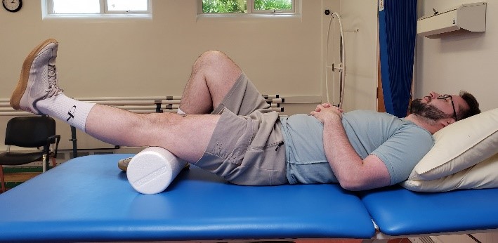 Person demonstrating a knee extension